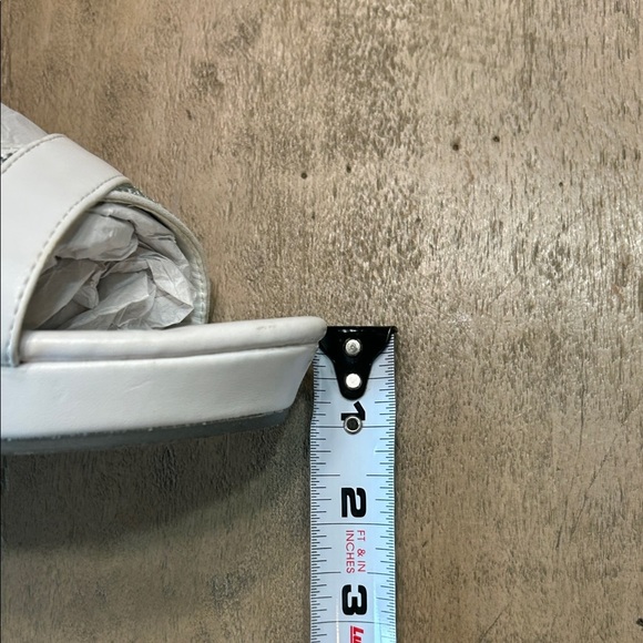 Kenneth Cole Reaction Silver and White Wedge Sandals with rhinestones - Picture 3 of 6